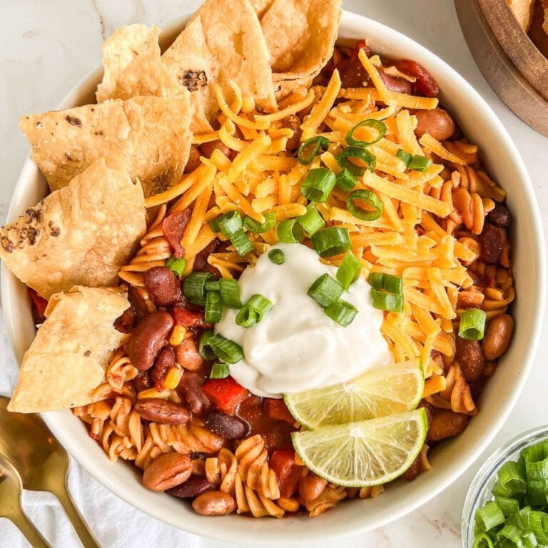 Easy Vegan Chili Mac (slow cooker or stovetop) Easy Chickpeasy